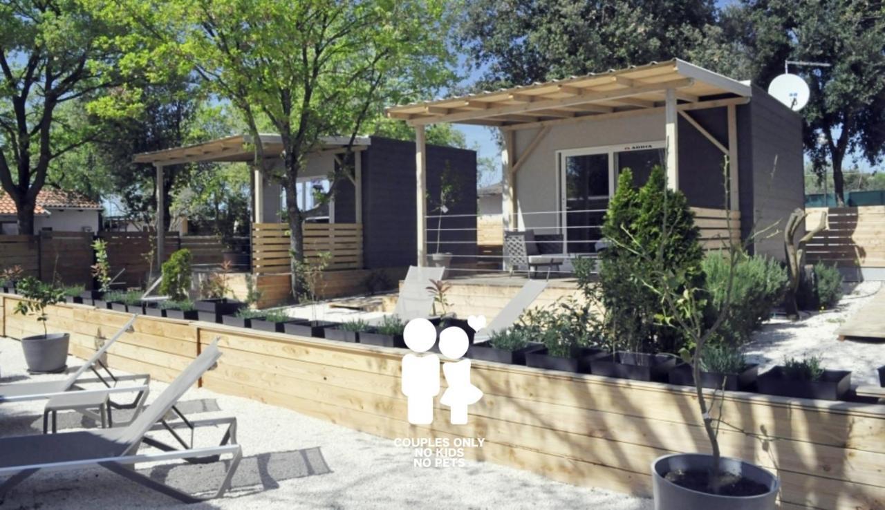 Boutique Mobile Homes Ulikarovinj (Adults Only) Exterior photo